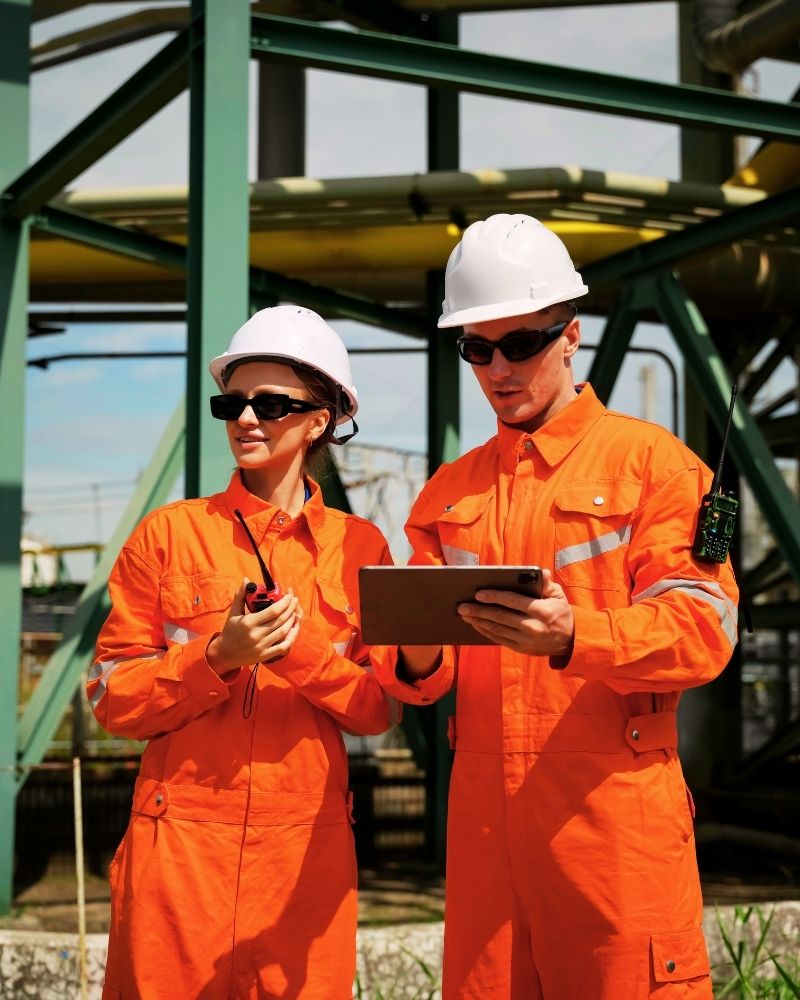 Profissional de segurança do trabalho em campo